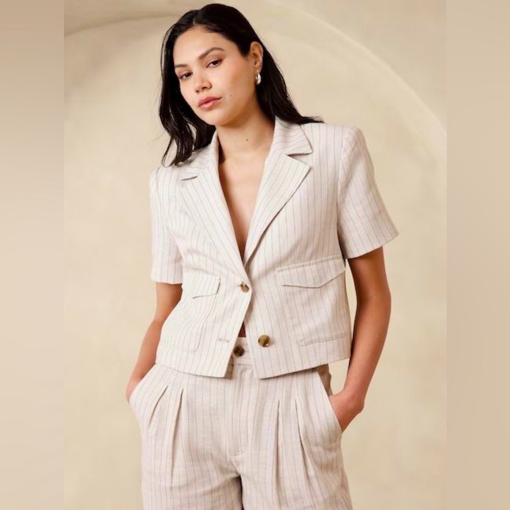 NWT BANANA REPUBLIC HERRINGBONE PINSTRIPE CROPPED BLAZER 10 SIZE - 6